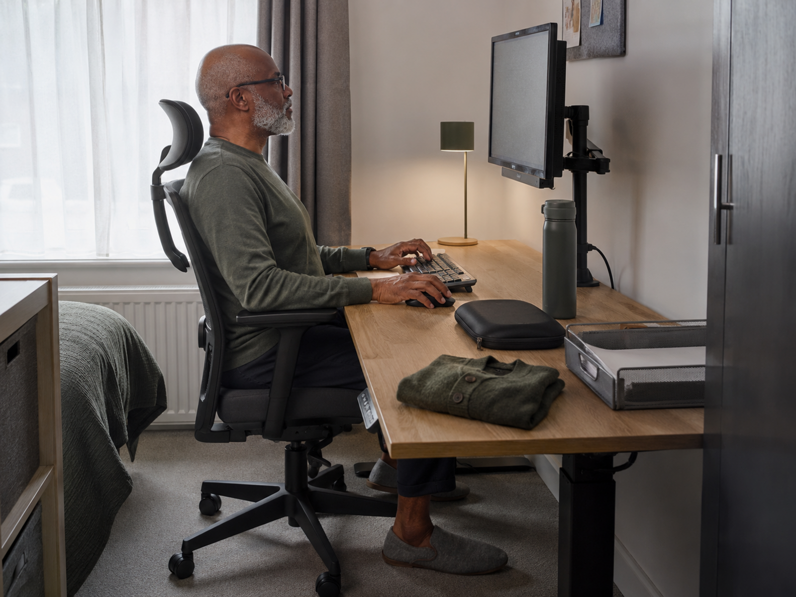 Desk Setup Mistakes That Make You Feel Worse SUPPORTING Calm Supportive Workspace