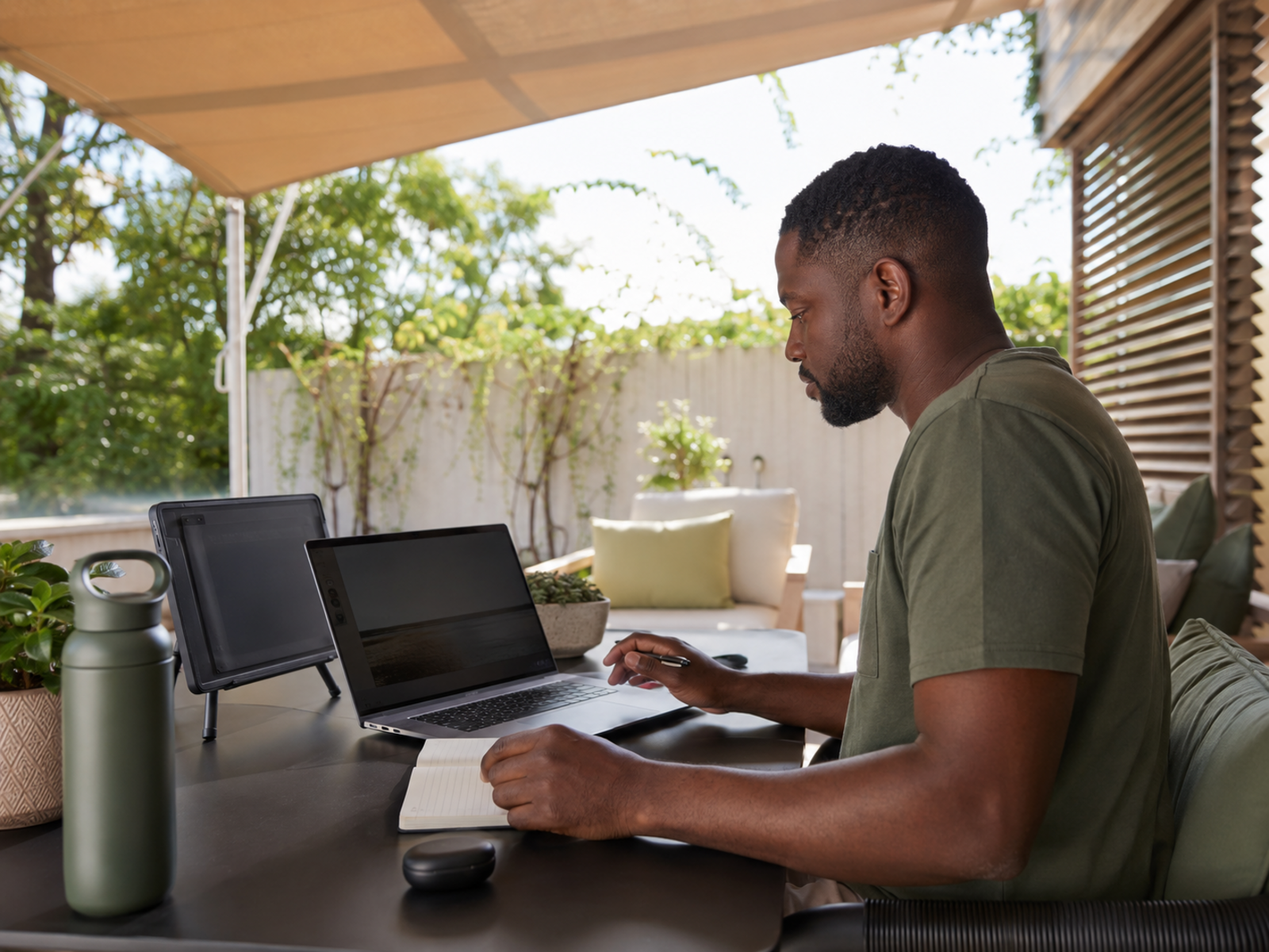 Outdoor Laptop Screens And Anti Glare Tools